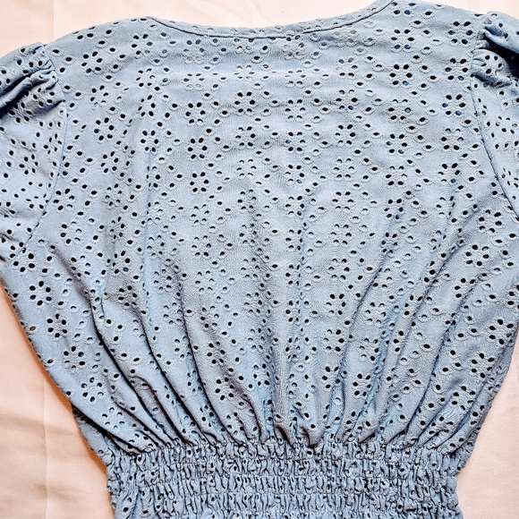 Knit Works Girls Blue Short Sleeve Cropped Floral Cut Out Top Size XL 16 - Picture 10 of 10